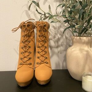 Timberland Style Heeled Boots